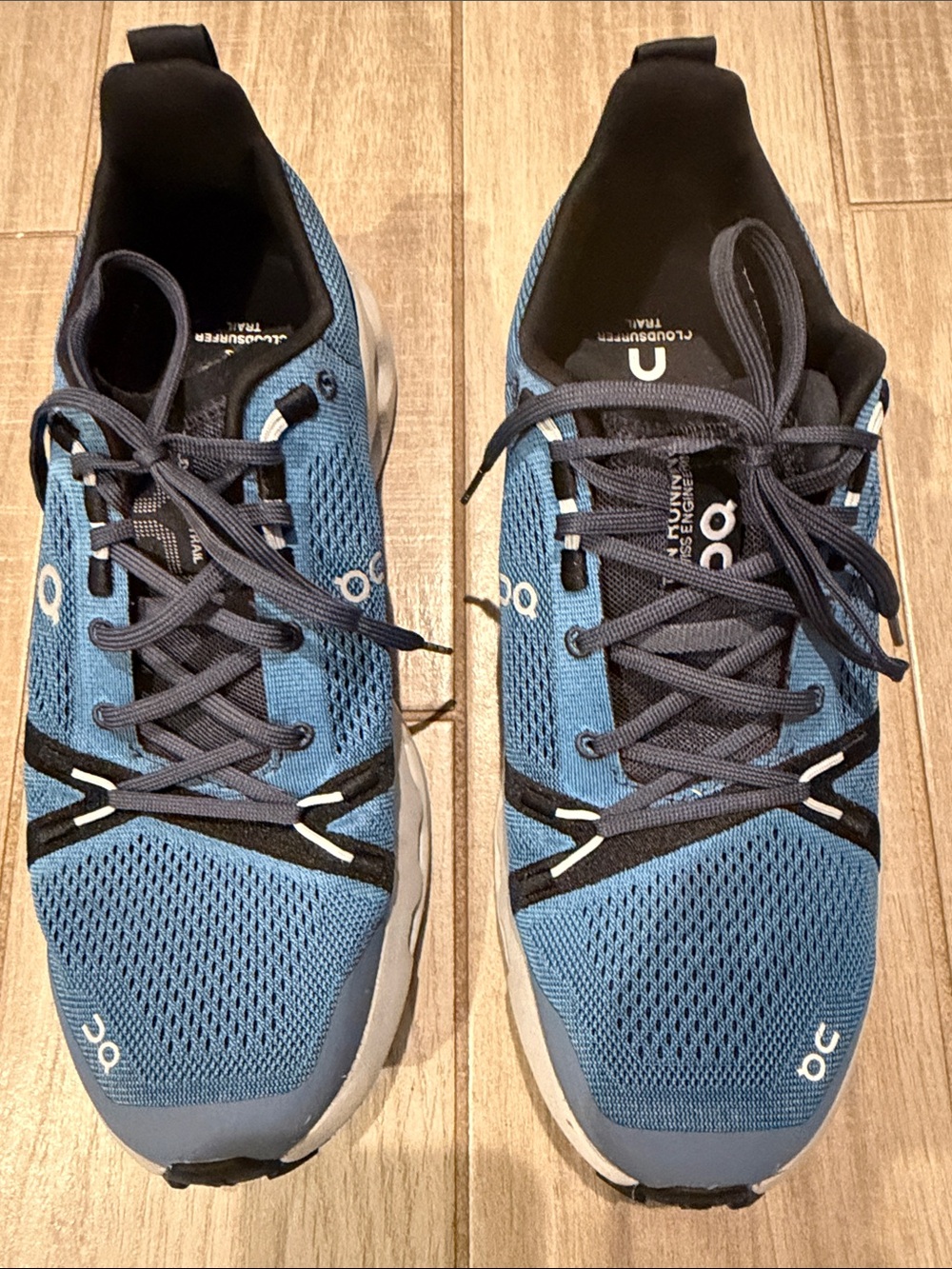 On Cloud Mens Sneakers